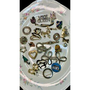 Lot of 25 Vintage to Modern Brooches -1